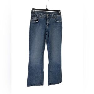 Ladies’ Silver Jeans bootcut jeans in a size 29 waist and 32-inch length.